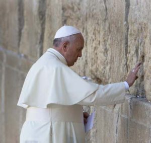 Pope Francis I at the wailing wall